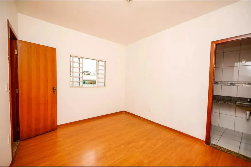 Foto 1 de Casa com 2 Quartos para alugar, 130m² em Graça, Belo Horizonte