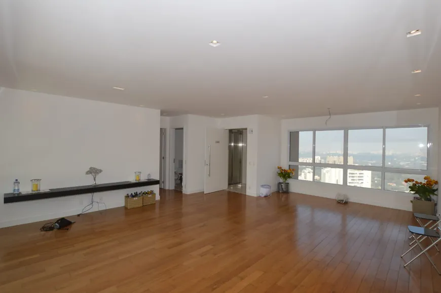 Foto 1 de Apartamento com 4 Quartos à venda, 235m² em Alto da Lapa, São Paulo