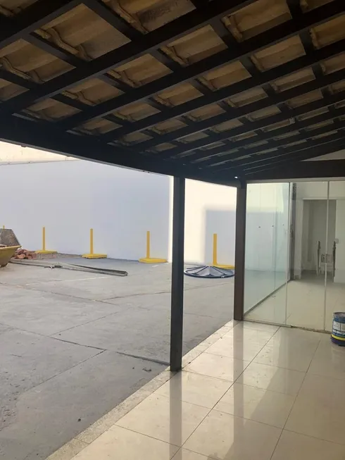 Foto 1 de Ponto Comercial com 2 Quartos para alugar, 150m² em Centro, Macaé