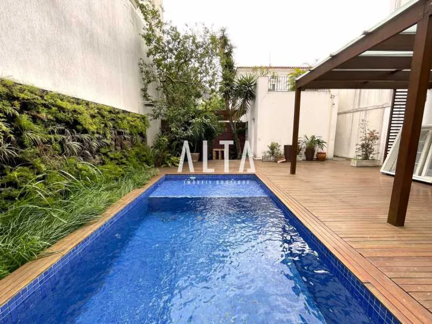 Foto 1 de Casa com 4 Quartos para venda ou aluguel, 450m² em Urca, Rio de Janeiro