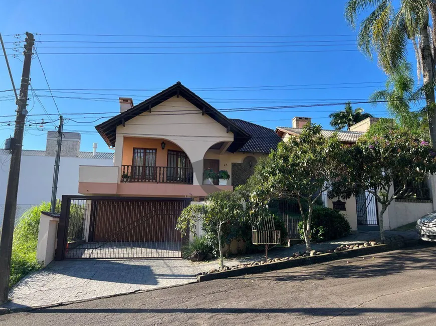 Foto 1 de Casa com 4 Quartos à venda, 262m² em Higienópolis, Santa Cruz do Sul