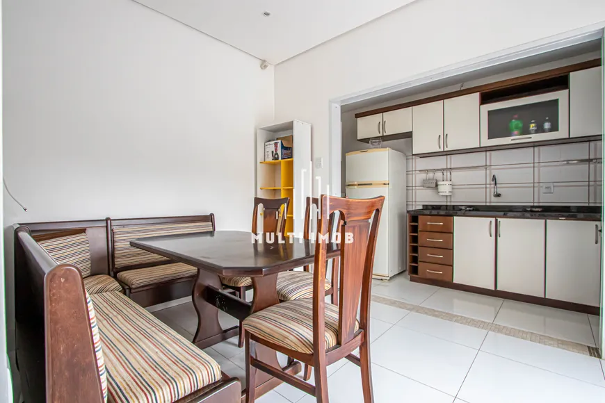 Foto 1 de Casa com 3 Quartos para alugar, 160m² em Azenha, Porto Alegre
