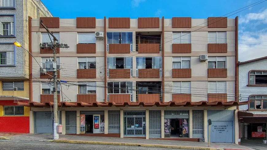 Foto 1 de Apartamento com 2 Quartos para alugar, 68m² em Centro, Pelotas