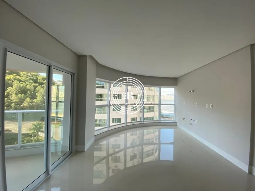 Foto 1 de Apartamento com 3 Quartos à venda, 161m² em Pioneiros, Balneário Camboriú