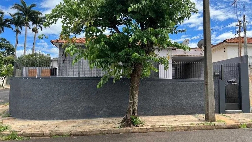 Foto 1 de Casa com 3 Quartos à venda, 230m² em Centro, Araraquara