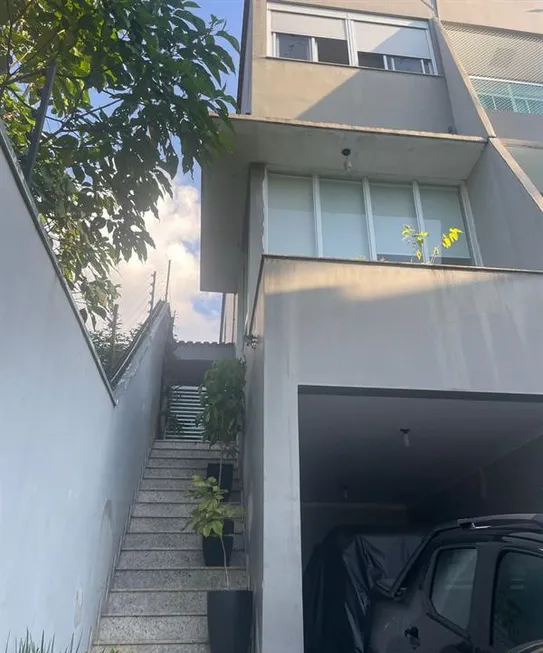 Foto 1 de Sobrado com 4 Quartos para alugar, 210m² em Vila Pedra Branca, São Paulo