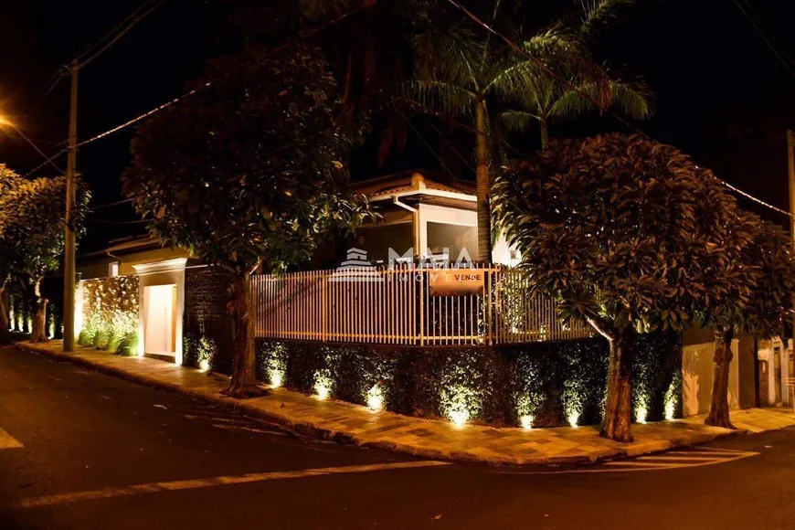Foto 1 de Casa com 5 Quartos à venda, 400m² em Centro, Rifaina