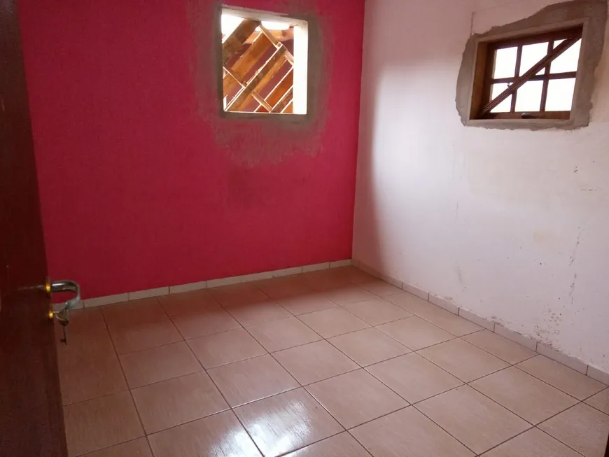 Foto 1 de Casa com 3 Quartos à venda, 220m² em Parque São Domingos, Pindamonhangaba