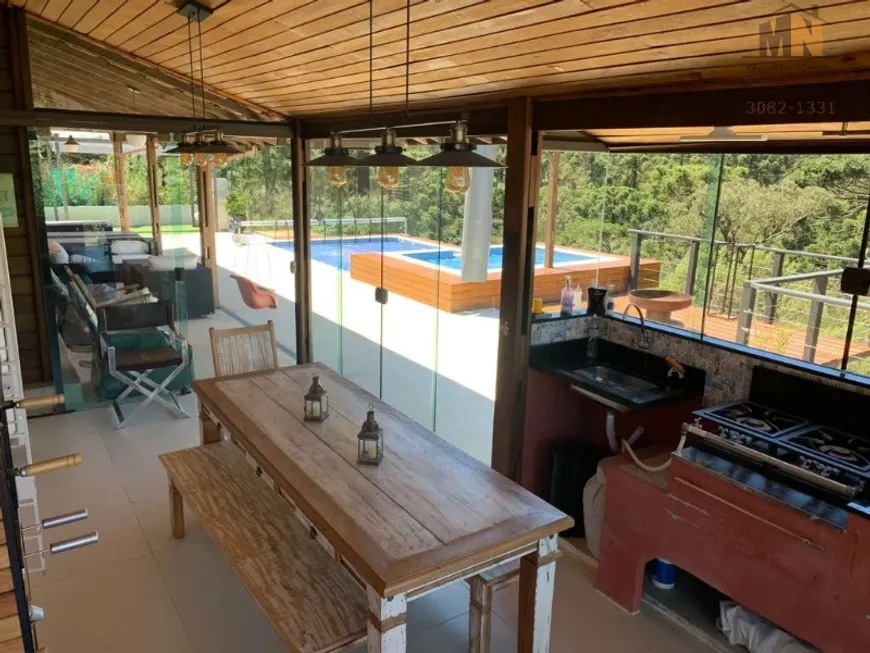 Foto 1 de Casa com 4 Quartos à venda, 400m² em Jardim Cataguases, Campos do Jordão