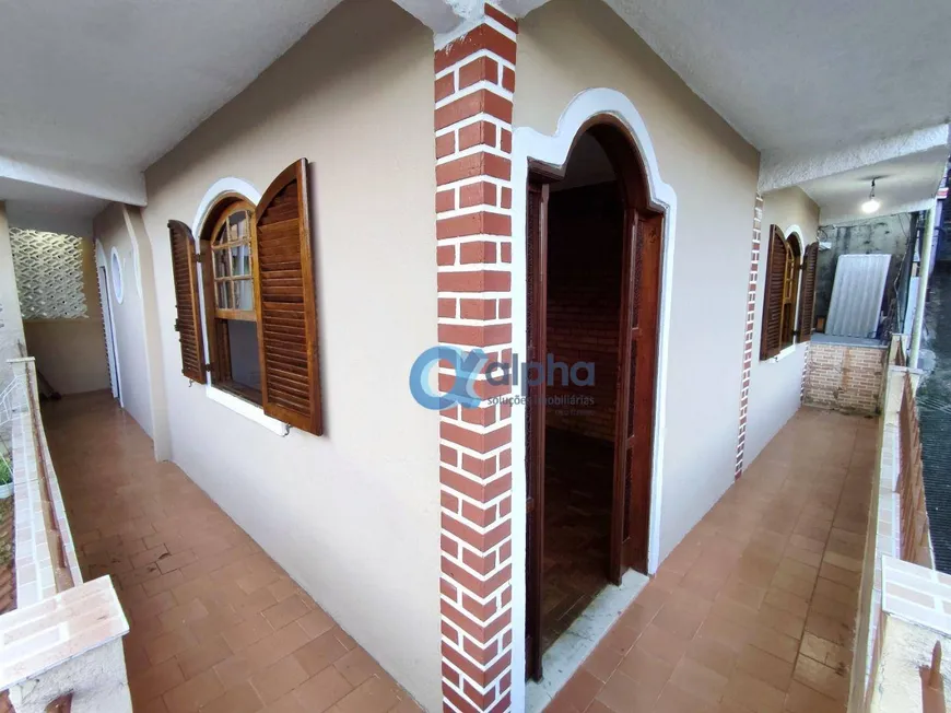 Foto 1 de Casa com 2 Quartos para alugar, 72m² em Bingen, Petrópolis