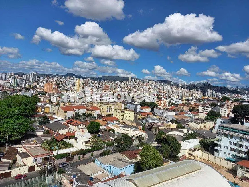 Foto 1 de Apartamento com 3 Quartos à venda, 77m² em Calafate, Belo Horizonte