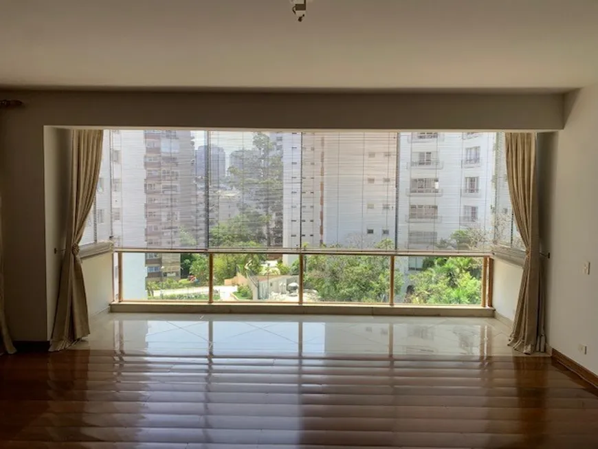 Foto 1 de Apartamento com 4 Quartos à venda, 359m² em Real Parque, São Paulo