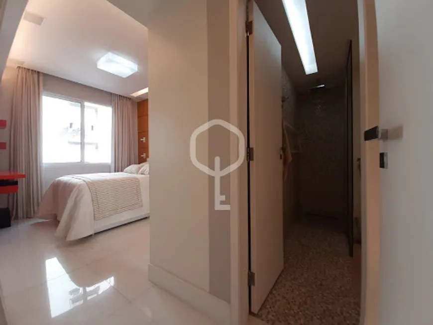 Foto 1 de Apartamento com 3 Quartos à venda, 87m² em Lagoa, Rio de Janeiro