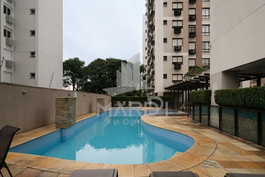 Foto 1 de Apartamento com 2 Quartos à venda, 67m² em Passo da Areia, Porto Alegre