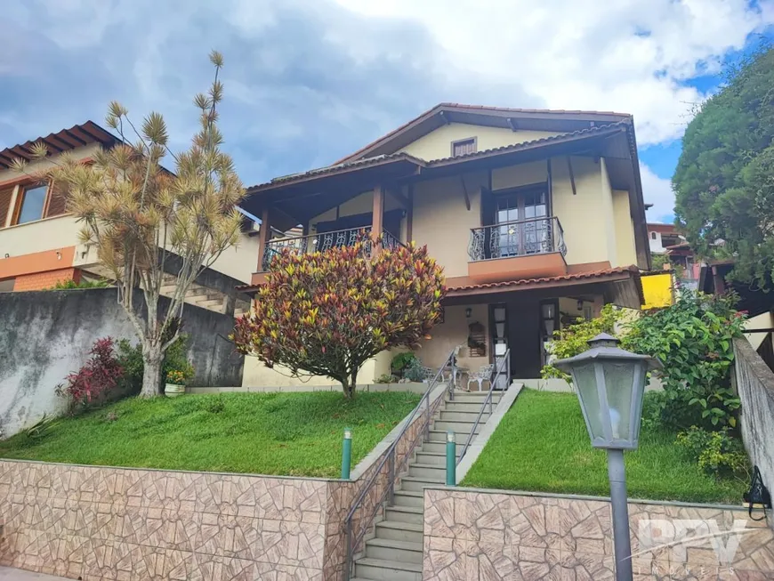 Foto 1 de Casa com 5 Quartos à venda, 411m² em Agriões, Teresópolis