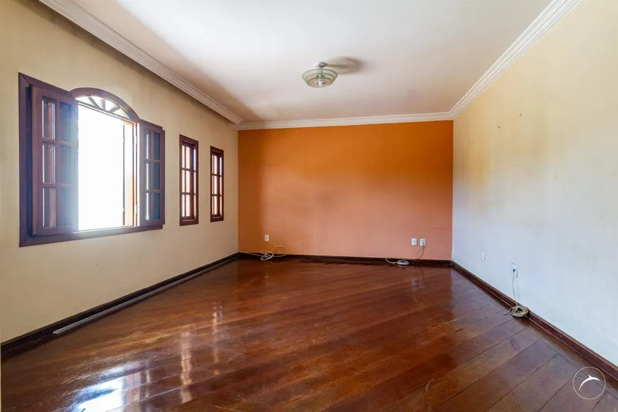 Foto 1 de Sobrado com 4 Quartos à venda, 340m² em Taguatinga Norte, Brasília