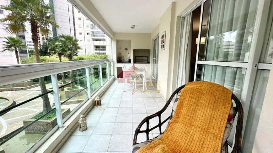 Foto 1 de Apartamento com 3 Quartos à venda, 139m² em Vila Olímpia, São Paulo