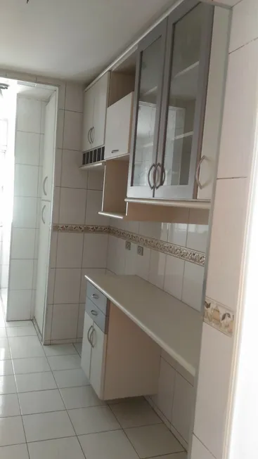 Foto 1 de Apartamento com 2 Quartos à venda, 58m² em Jardim Henriqueta, Taboão da Serra