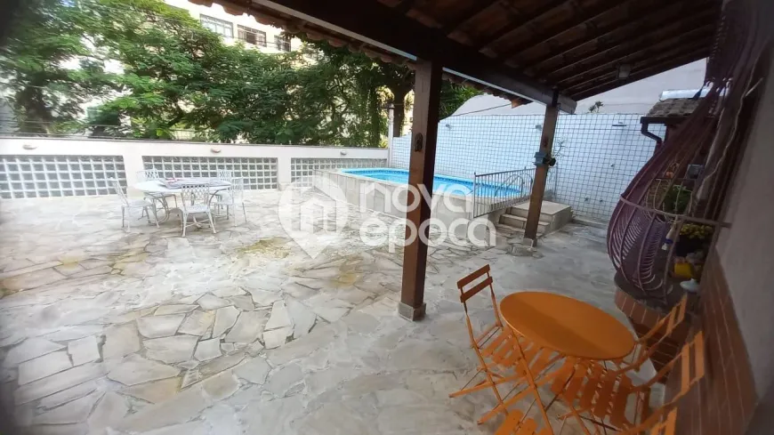 Foto 1 de Casa com 4 Quartos à venda, 363m² em Grajaú, Rio de Janeiro