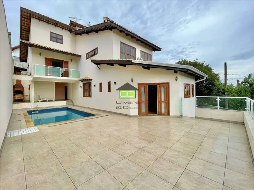 Foto 1 de Casa de Condomínio com 4 Quartos à venda, 356m² em Granja Viana, Carapicuíba