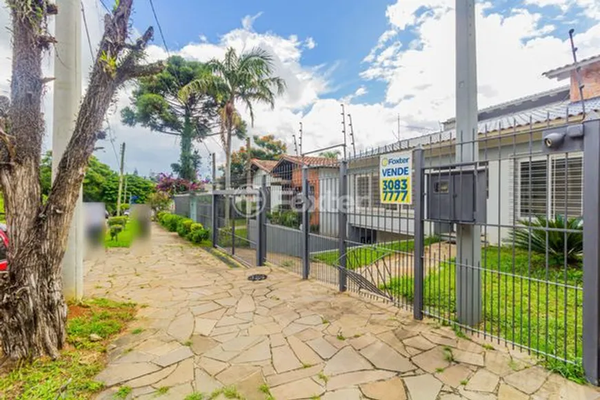 Foto 1 de Casa com 5 Quartos à venda, 400m² em Chácara das Pedras, Porto Alegre