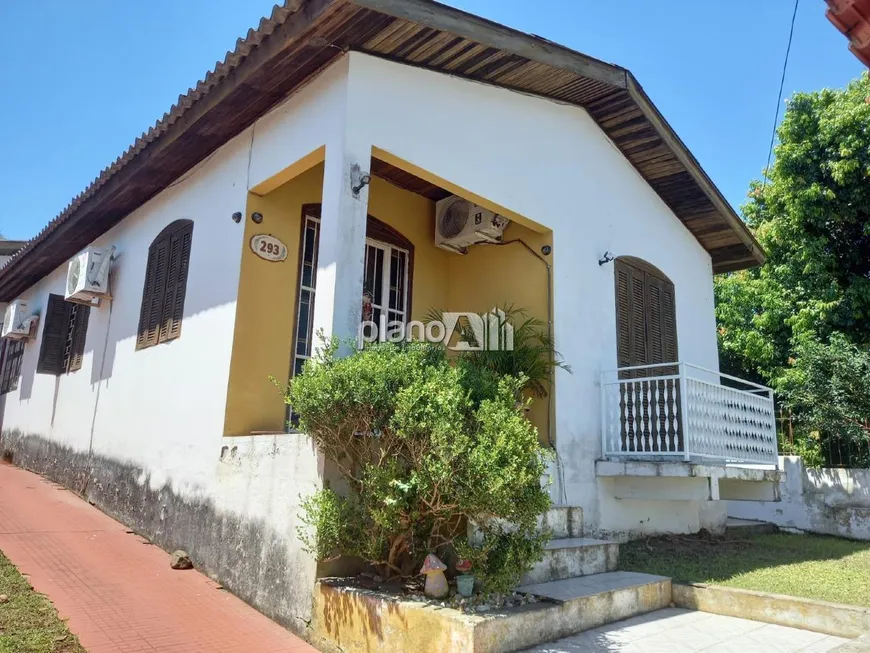 Foto 1 de Casa com 2 Quartos para alugar, 185m² em Salgado Filho, Gravataí
