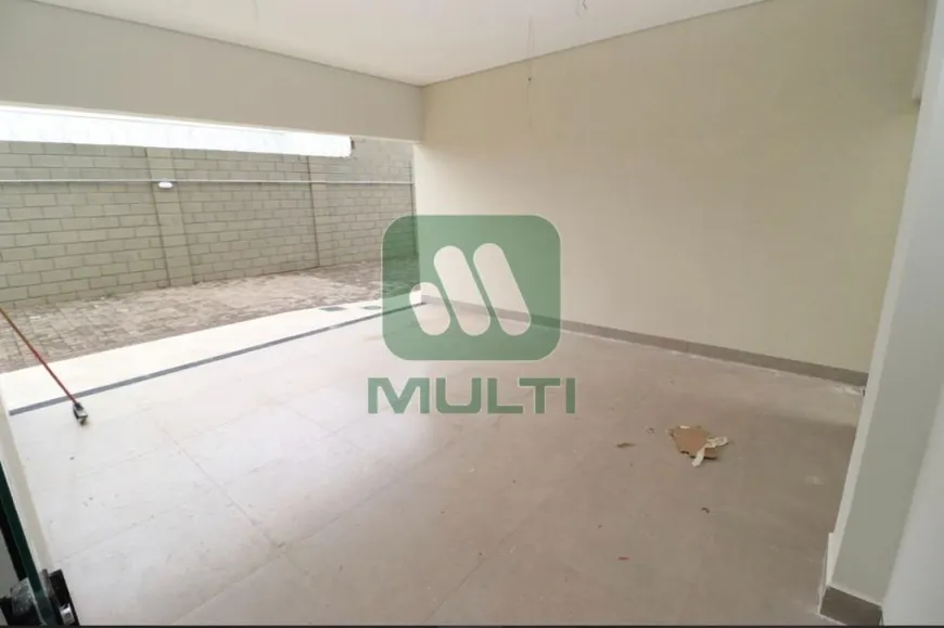 Foto 1 de Casa de Condomínio com 3 Quartos à venda, 130m² em Vida Nova, Uberlândia
