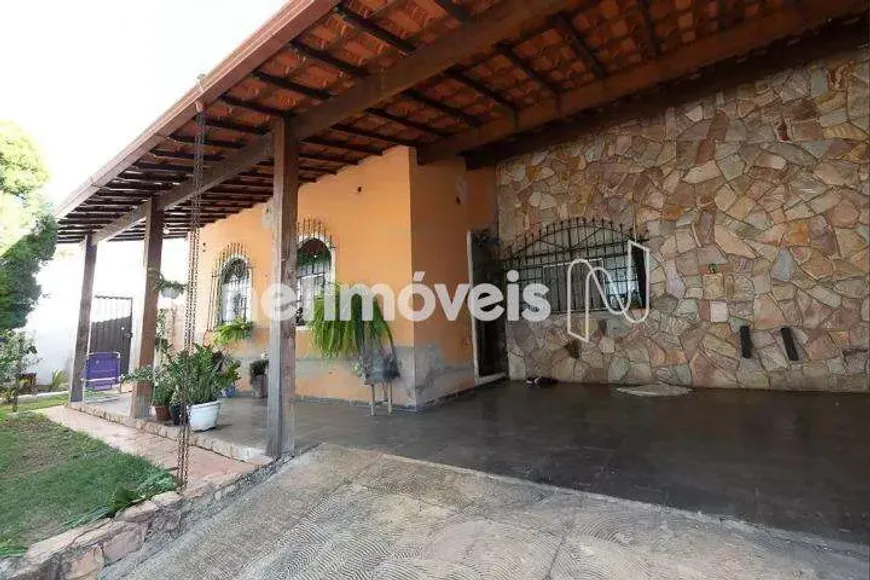 Foto 1 de Casa com 5 Quartos à venda, 360m² em Bandeirantes, Belo Horizonte