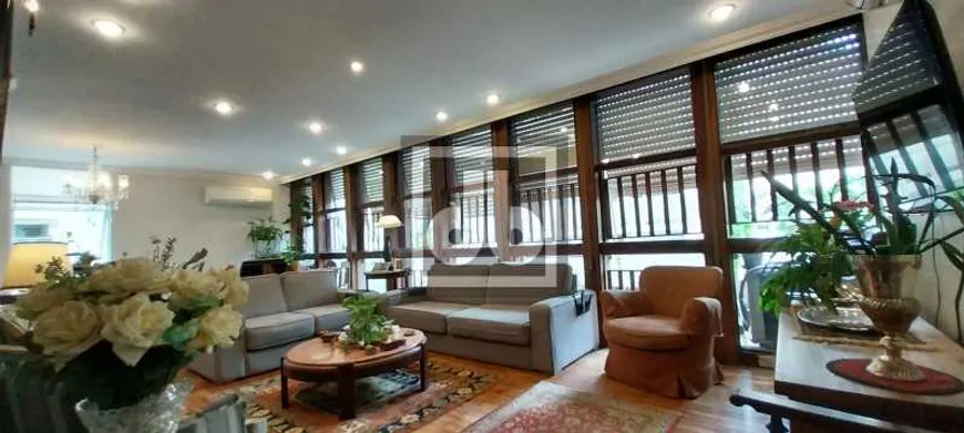 Foto 1 de Apartamento com 4 Quartos para venda ou aluguel, 140m² em Lagoa, Rio de Janeiro