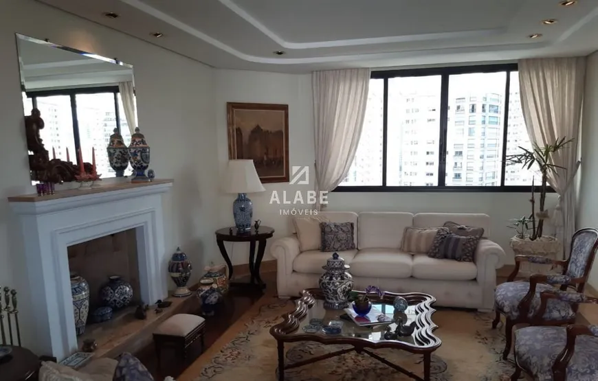 Foto 1 de Apartamento com 4 Quartos à venda, 260m² em Campo Belo, São Paulo