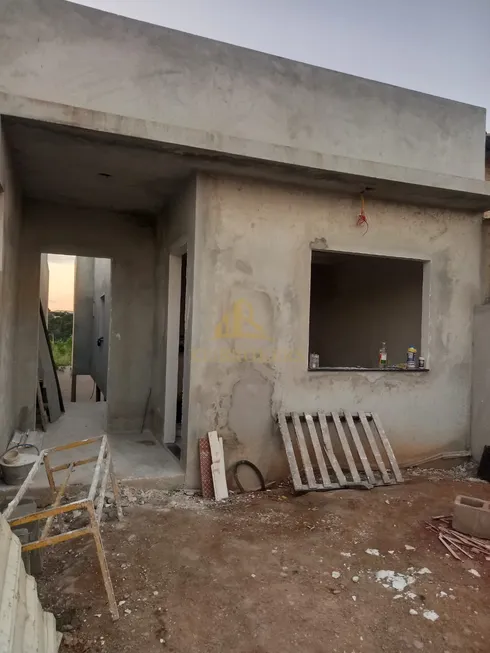 Foto 1 de Casa com 2 Quartos à venda, 65m² em Roma, Volta Redonda