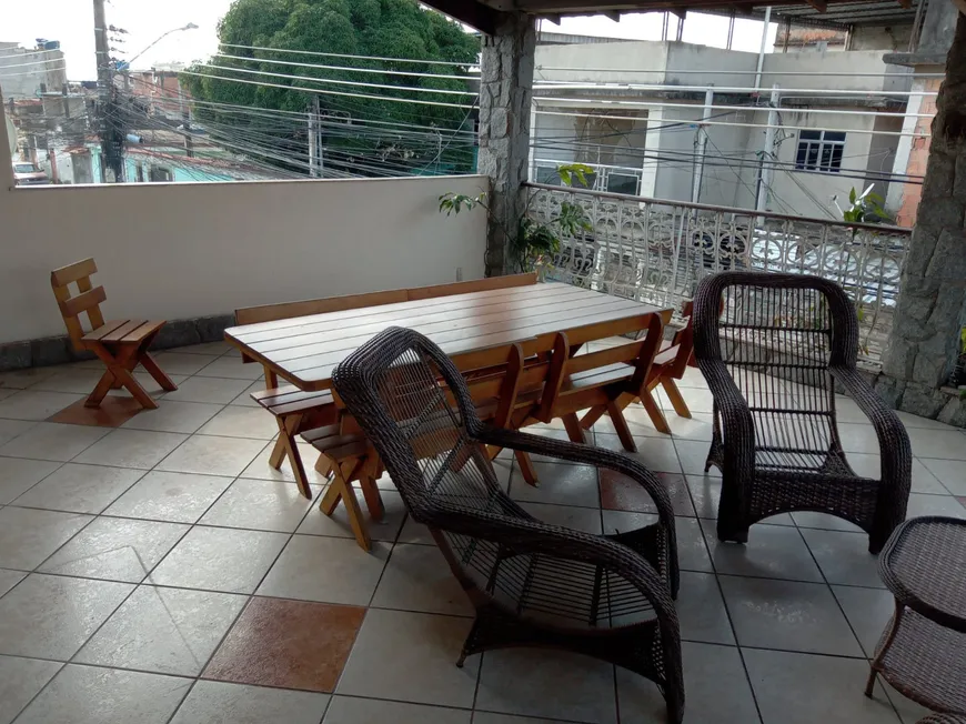 Foto 1 de Casa com 4 Quartos à venda, 180m² em Centro, Nilópolis