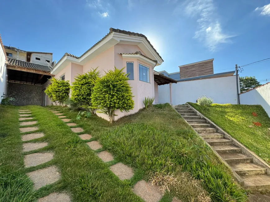 Foto 1 de Casa com 3 Quartos à venda, 136m² em Lagoa Seca, São Lourenço