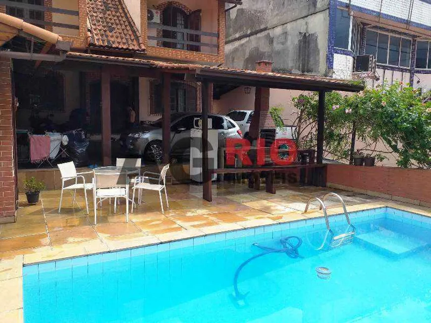 Foto 1 de Casa com 4 Quartos à venda, 309m² em Taquara, Rio de Janeiro