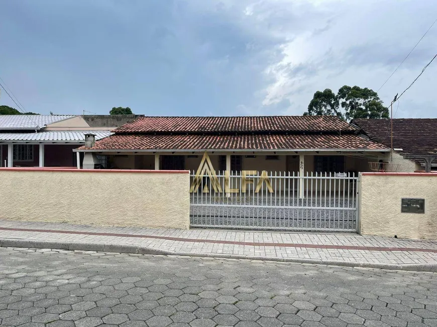 Foto 1 de Casa com 4 Quartos à venda, 150m² em Centro, Penha