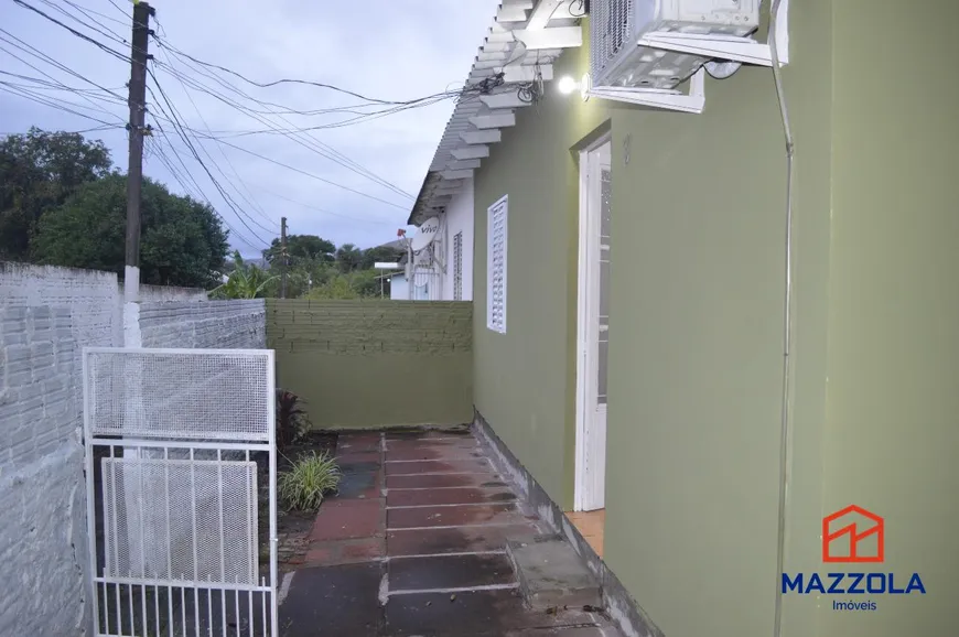 Foto 1 de Casa de Condomínio com 2 Quartos para alugar, 60m² em Medianeira, Porto Alegre