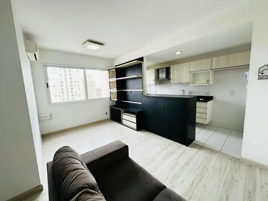 Foto 1 de Apartamento com 3 Quartos à venda, 68m² em Vila Ipiranga, Porto Alegre