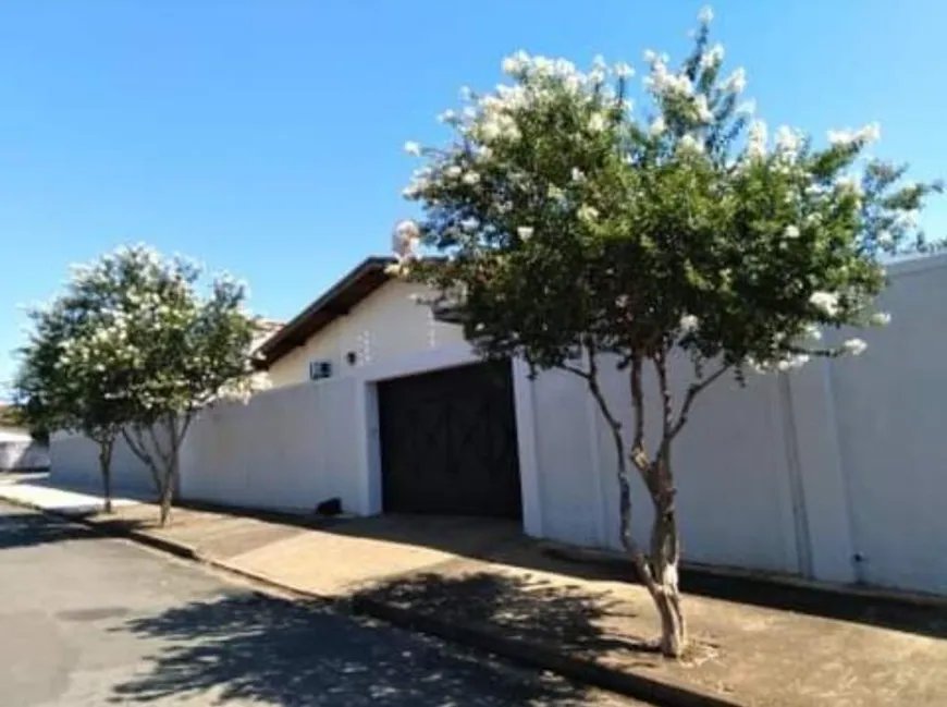 Foto 1 de Casa com 3 Quartos à venda, 182m² em Jardim dos Scursonis, Cosmópolis