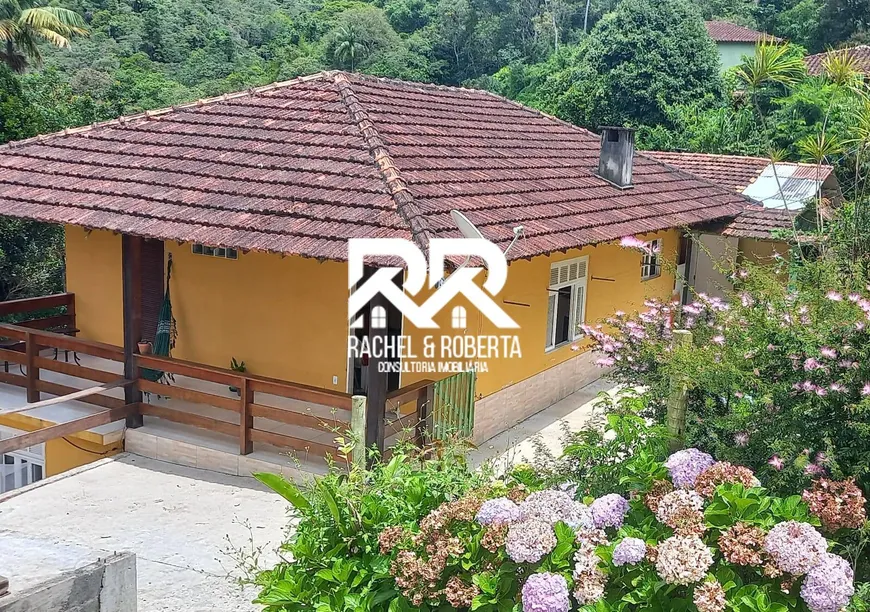 Foto 1 de Casa com 7 Quartos à venda, 235m² em Prata dos Aredes, Teresópolis