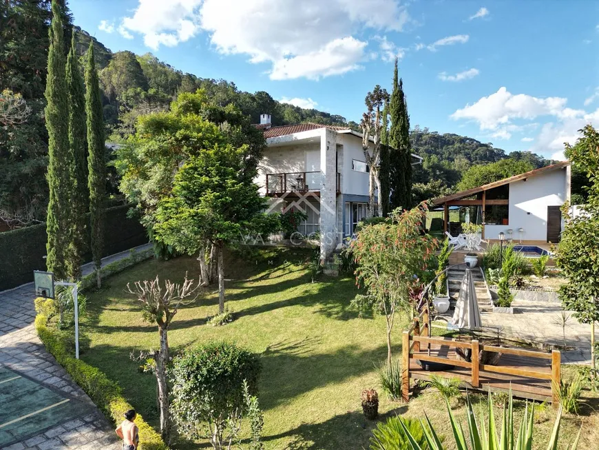 Foto 1 de Casa com 4 Quartos à venda, 550m² em Golfe, Teresópolis