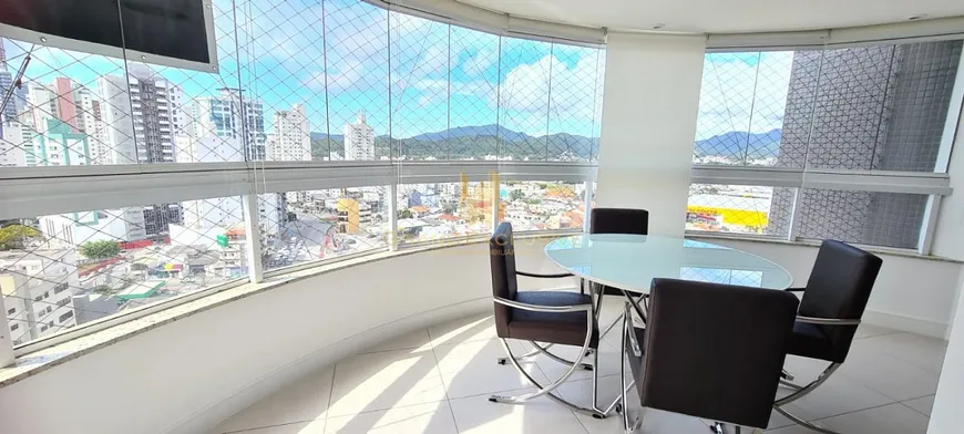 Foto 1 de Apartamento com 2 Quartos à venda, 98m² em Centro, Balneário Camboriú