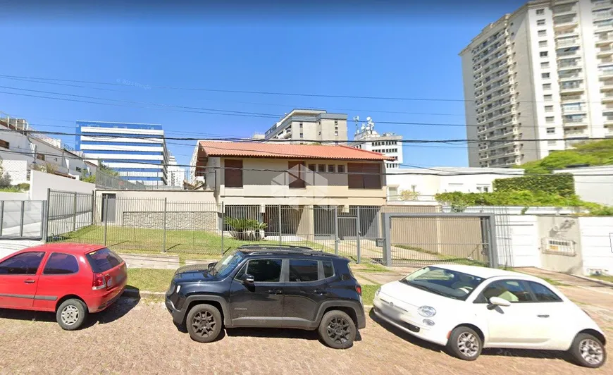 Foto 1 de Casa com 7 Quartos à venda, 400m² em Três Figueiras, Porto Alegre