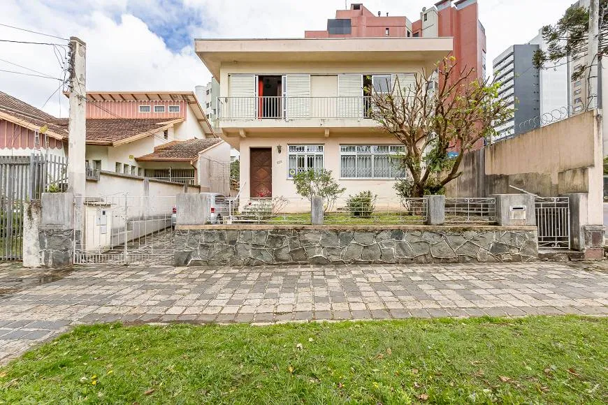 Foto 1 de Casa com 5 Quartos para venda ou aluguel, 275m² em Batel, Curitiba