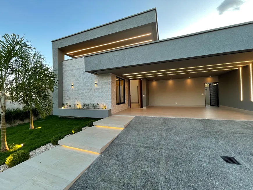 Foto 1 de Casa de Condomínio com 4 Quartos à venda, 215m² em Residencial Goiânia Golfe Clube, Goiânia