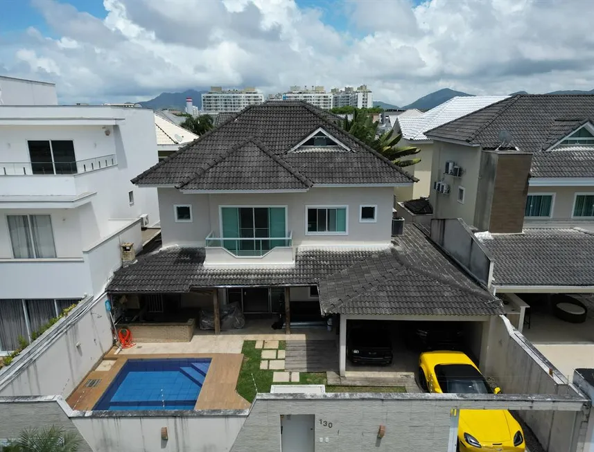 Foto 1 de Sobrado com 4 Quartos à venda, 281m² em Recreio Dos Bandeirantes, Rio de Janeiro