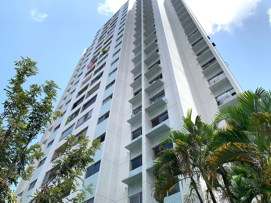 Foto 1 de Apartamento com 3 Quartos para alugar, 130m² em Graças, Recife
