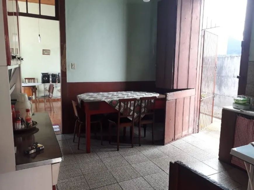 Foto 1 de Casa com 3 Quartos para alugar, 200m² em Centro, Muriaé