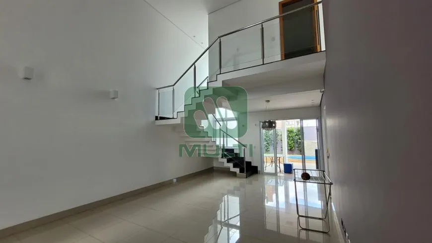 Foto 1 de Casa com 4 Quartos à venda, 230m² em Vigilato Pereira, Uberlândia