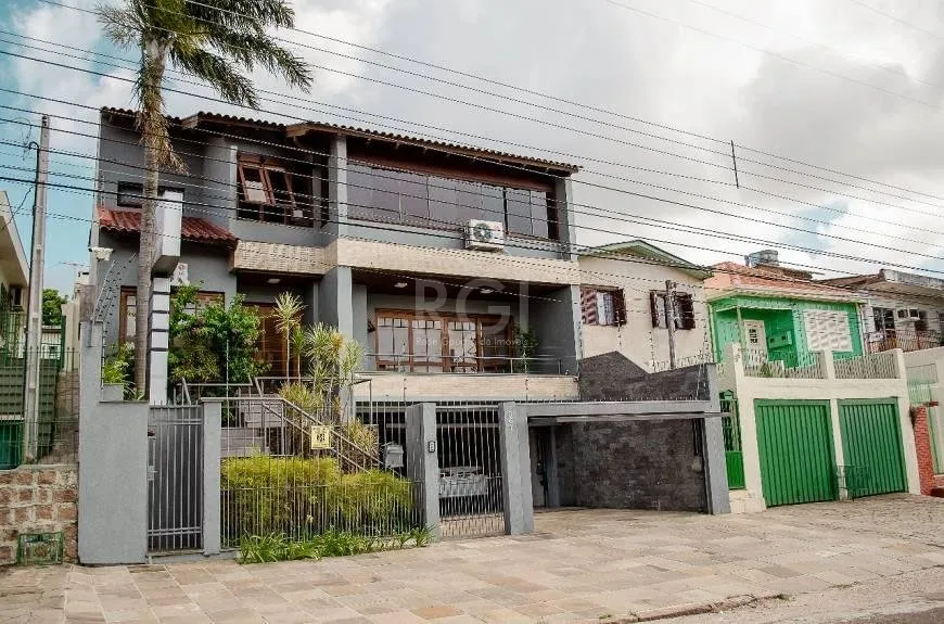 Foto 1 de Casa com 5 Quartos à venda, 551m² em Vila Jardim, Porto Alegre