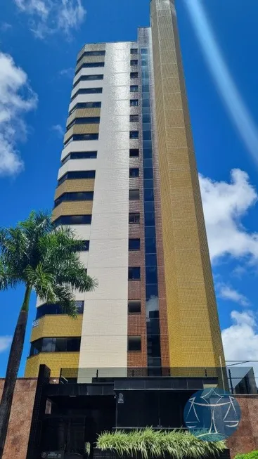 Foto 1 de Apartamento com 4 Quartos à venda, 235m² em Candelária, Natal